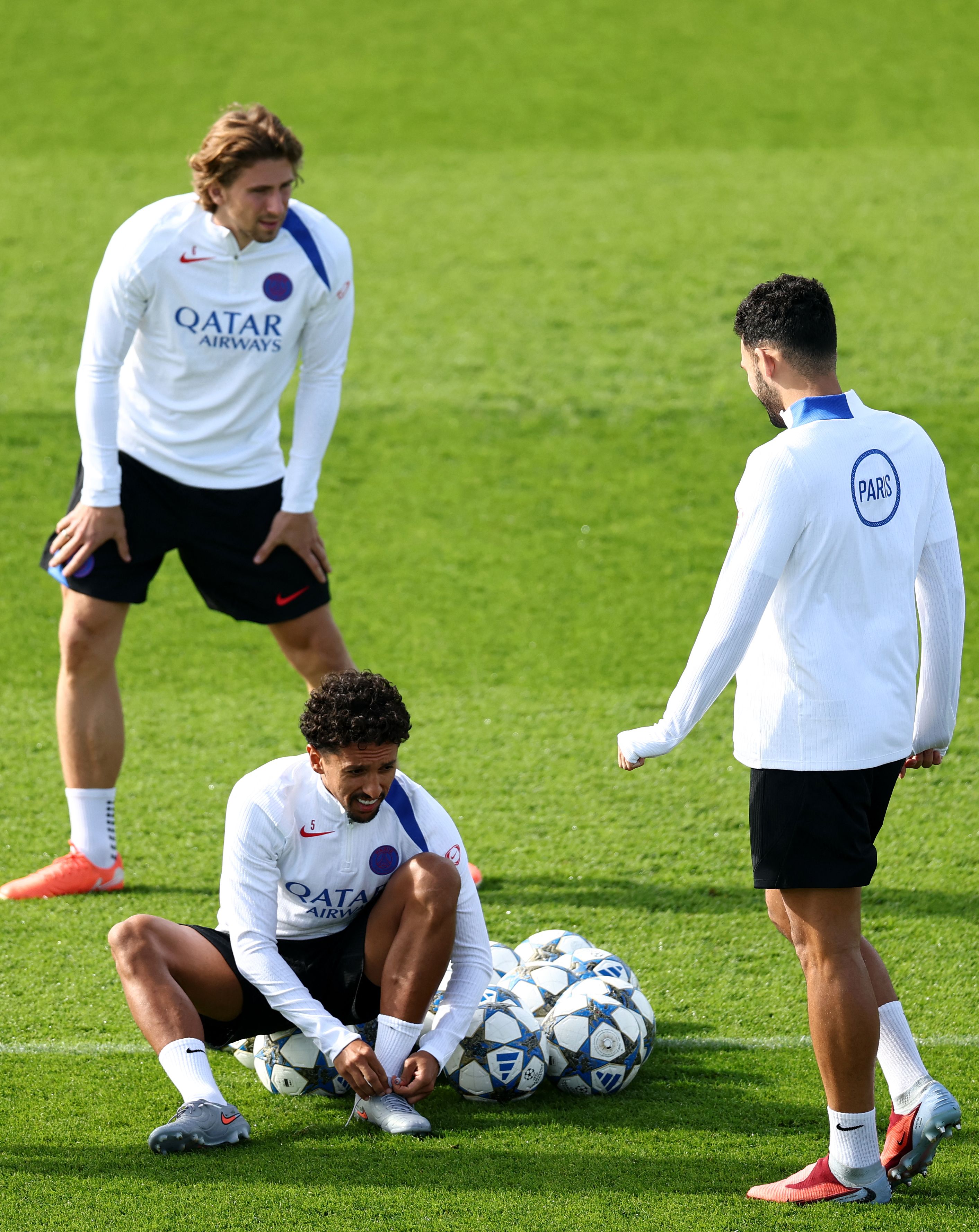 星空体育官网-转会期体能课后；巴黎圣日耳曼官宣签约备战法国杯；信心回归；团队化学反应显著的简单介绍